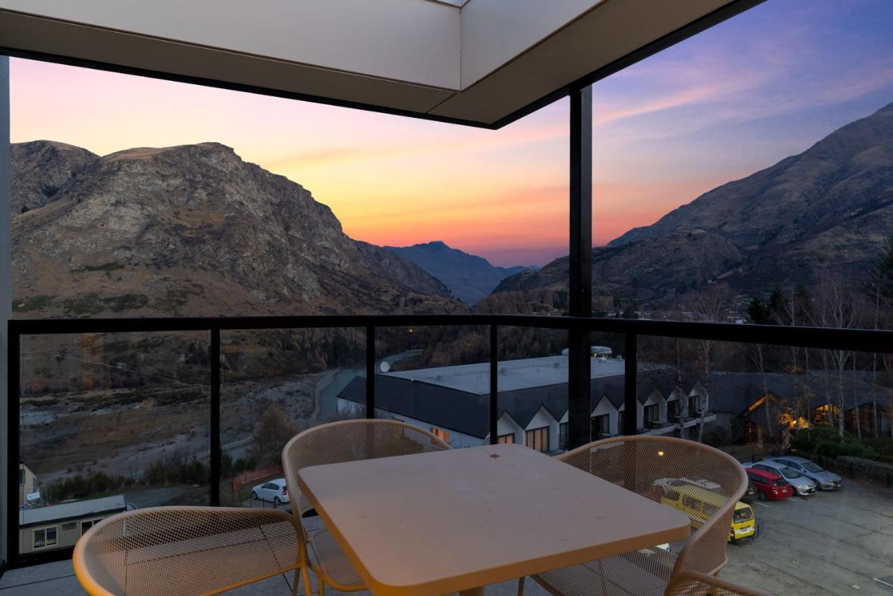 Mountain Views Penthouse - Apartment 22 クイーンズタウン エクステリア 写真